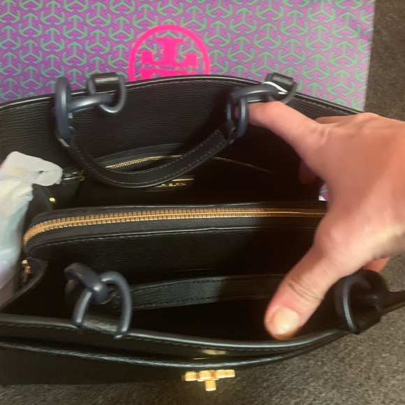 ⛔️SOLD⛔️Authentic Tory Burch Kira leather Sm tote - Picture 5 of 8